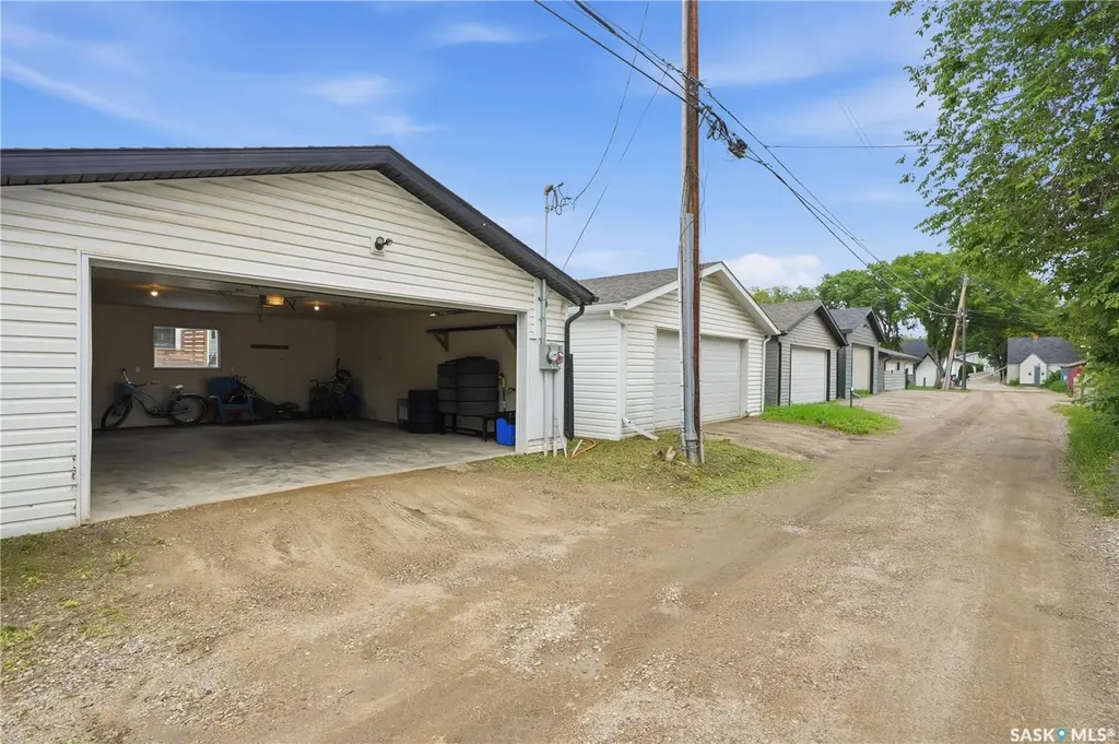 825 Osborne Street Saskatoon SK S7K 0Y6