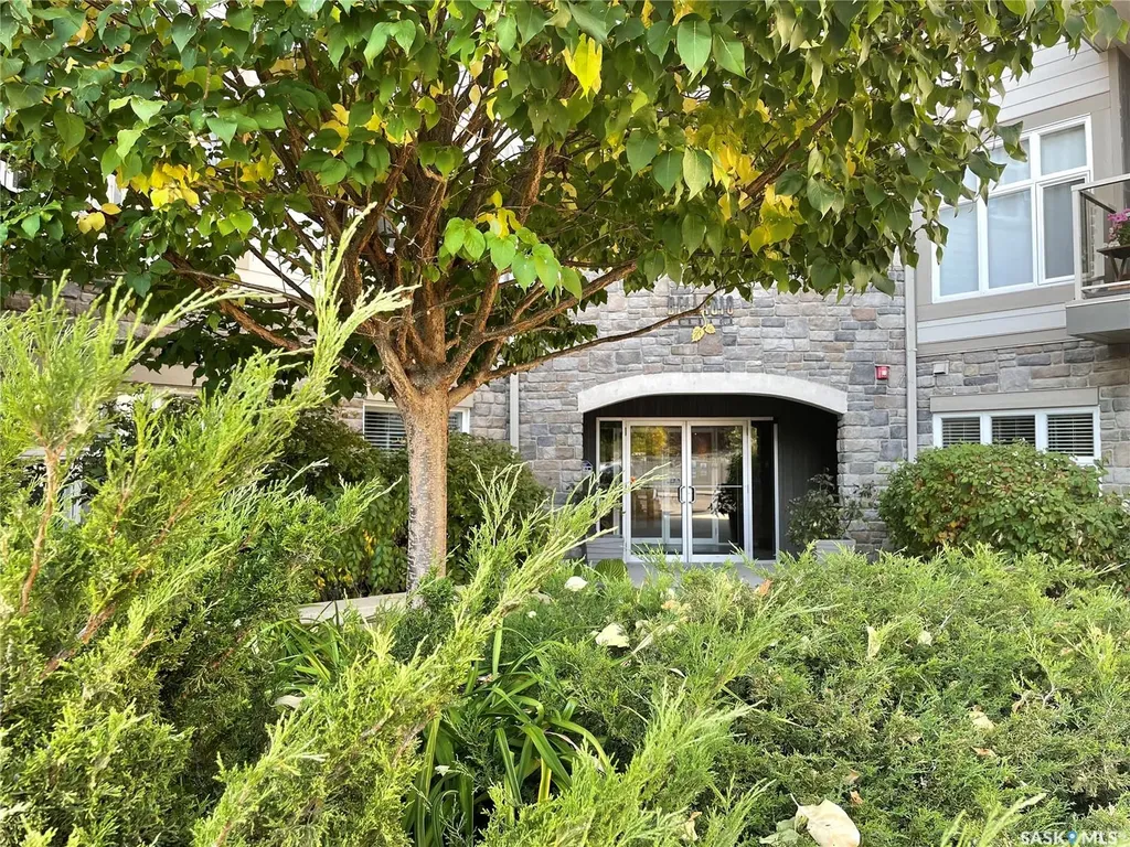 1220 Blackfoot Drive Regina SK S4S 6T2