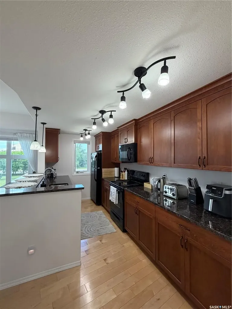 1220 Blackfoot Drive Regina SK S4S 6T2