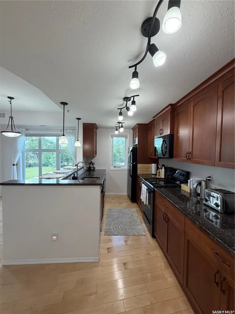 1220 Blackfoot Drive Regina SK S4S 6T2