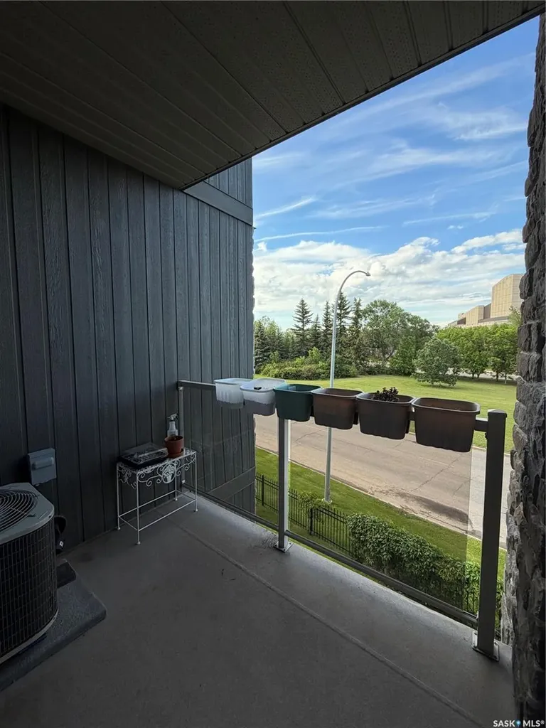 1220 Blackfoot Drive Regina SK S4S 6T2