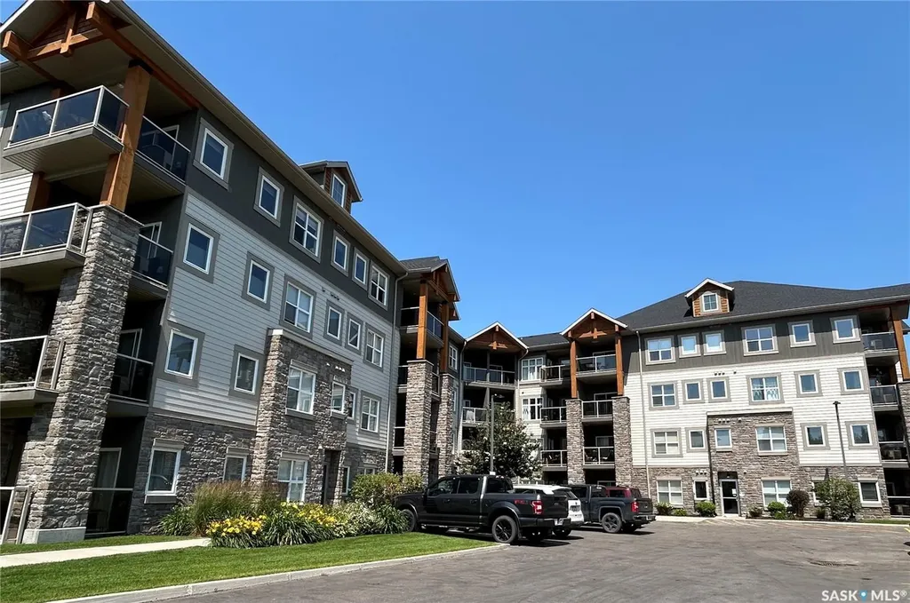 1220 Blackfoot Drive Regina SK S4S 6T2