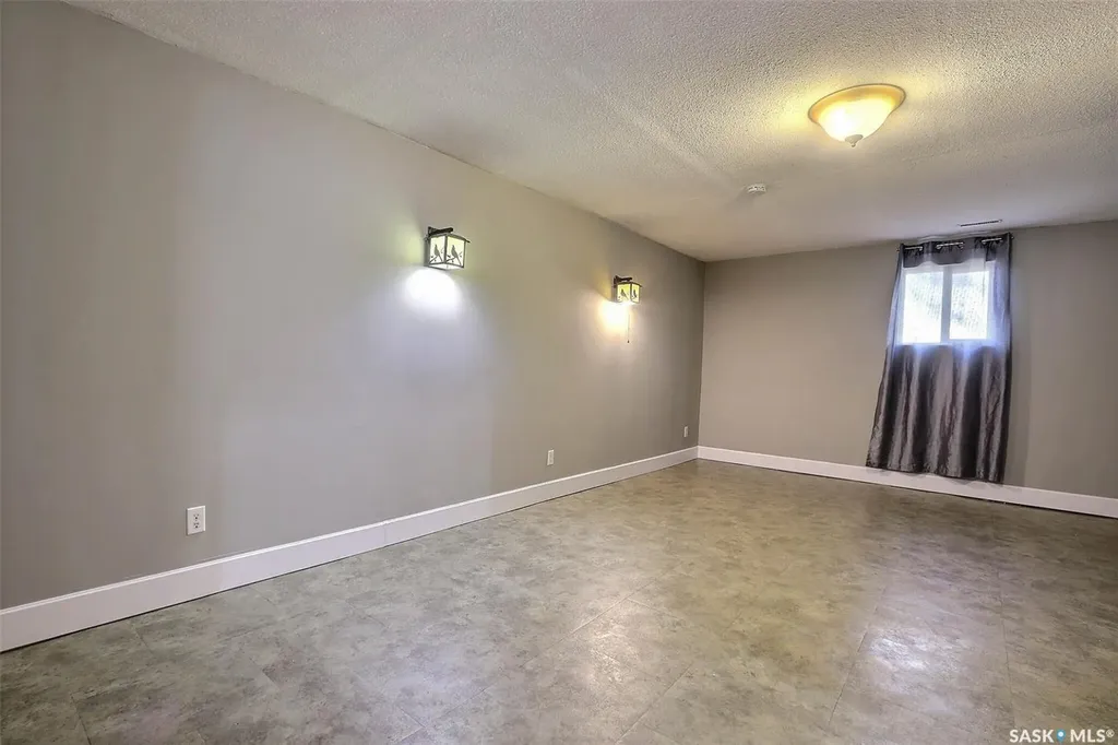 669 18th Street W Prince Albert SK S6V 4A7