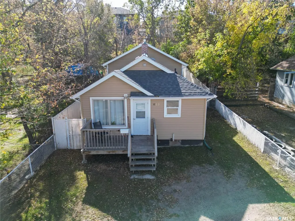 669 18th Street W Prince Albert SK S6V 4A7