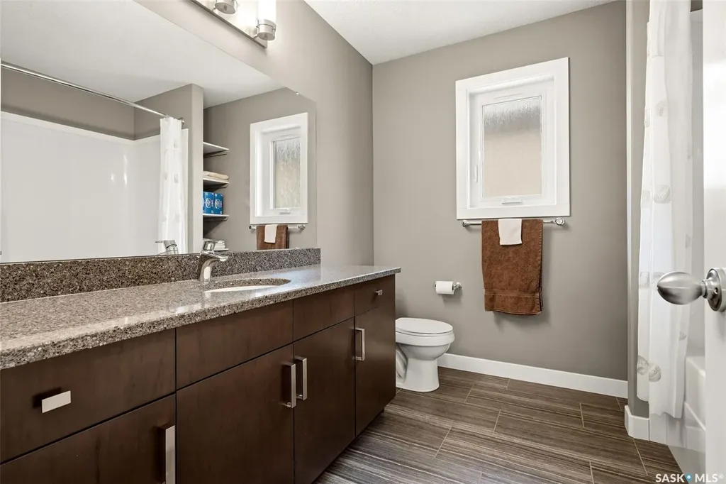 5113 Snowbirds Crescent Regina SK S4W 0H5