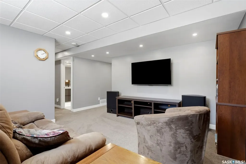 5113 Snowbirds Crescent Regina SK S4W 0H5