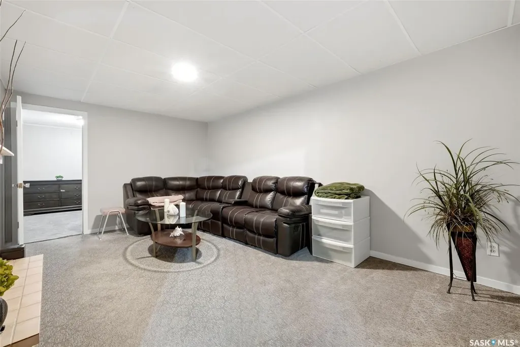120 Shannon Road Regina SK S4S 5B1