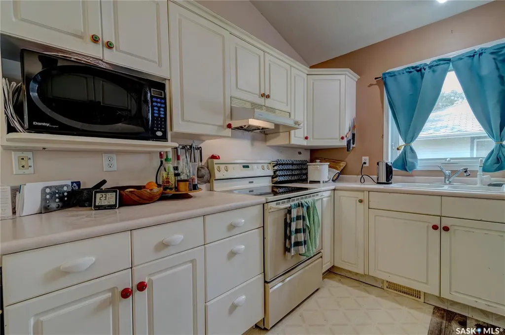 1340 Connaught Street Regina SK S4T 4S8