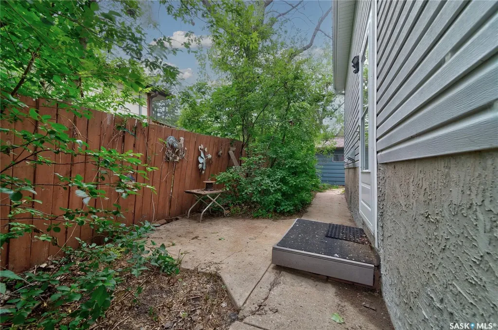 1340 Connaught Street Regina SK S4T 4S8