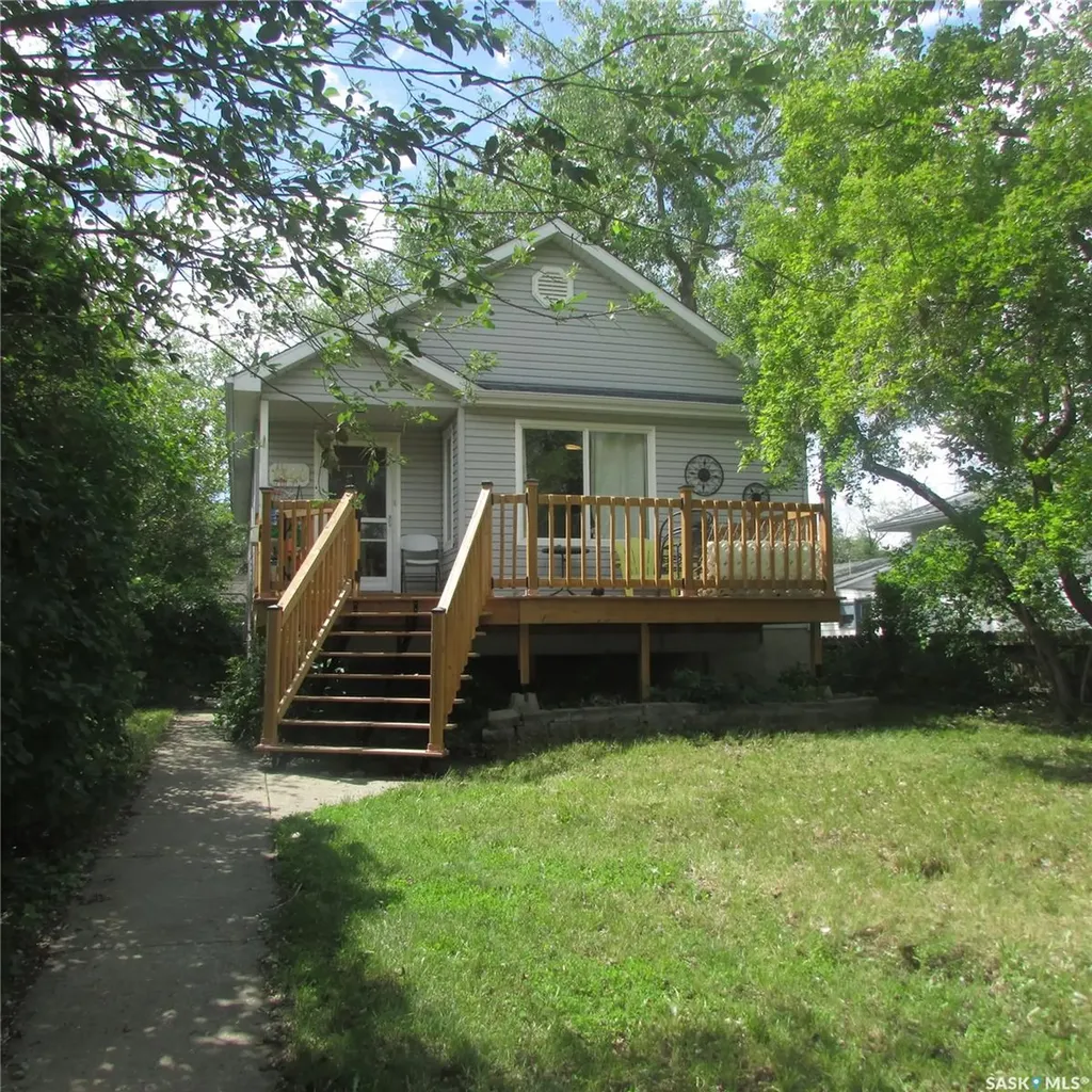 1340 Connaught Street Regina SK S4T 4S8