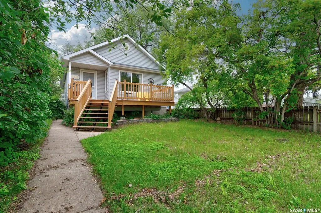 1340 Connaught Street Regina SK S4T 4S8