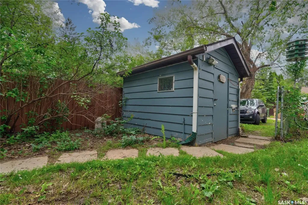 1340 Connaught Street Regina SK S4T 4S8