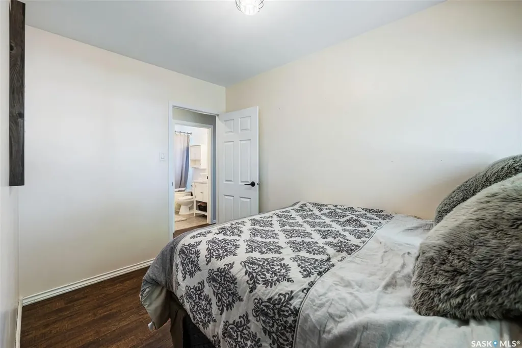 261 Cornwall Street N Regina SK S4R 2G5