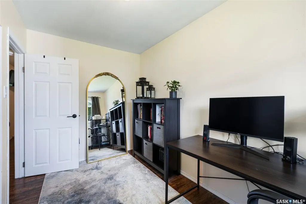 261 Cornwall Street N Regina SK S4R 2G5