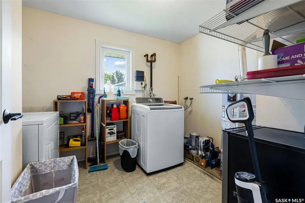 261 Cornwall Street N Regina SK S4R 2G5