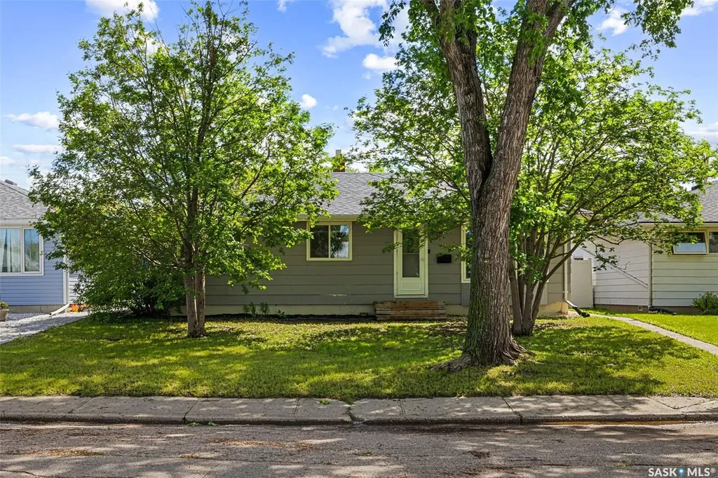261 Cornwall Street N Regina SK S4R 2G5