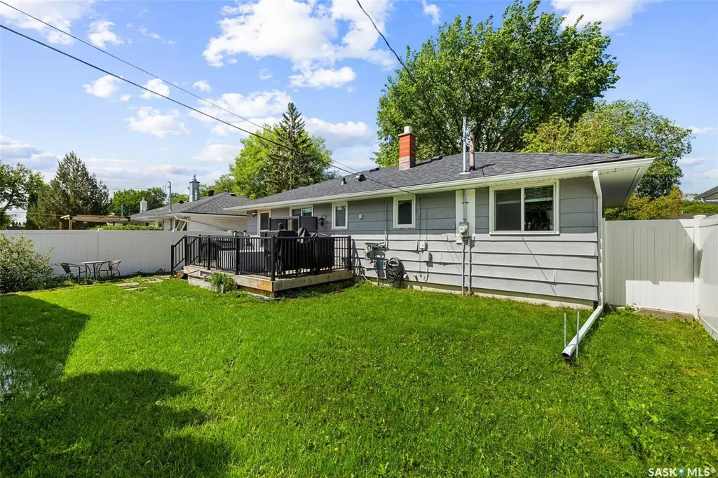 261 Cornwall Street N Regina SK S4R 2G5