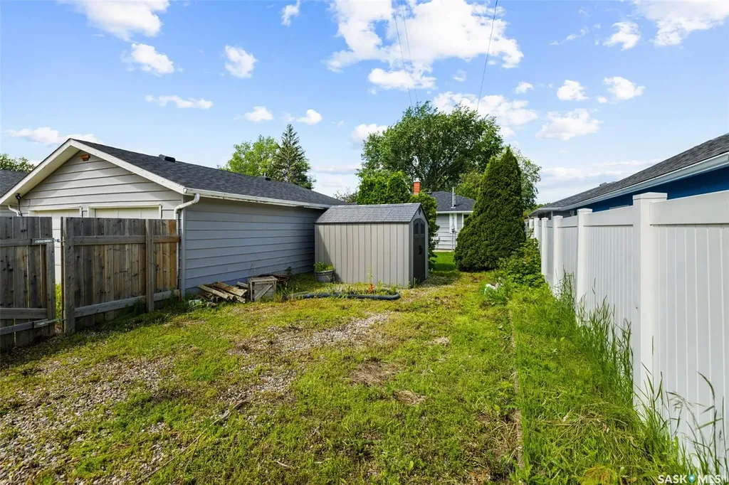 261 Cornwall Street N Regina SK S4R 2G5