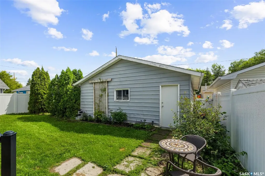 261 Cornwall Street N Regina SK S4R 2G5