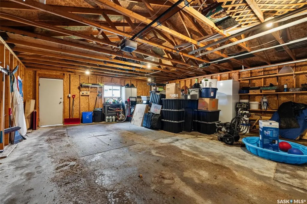 261 Cornwall Street N Regina SK S4R 2G5