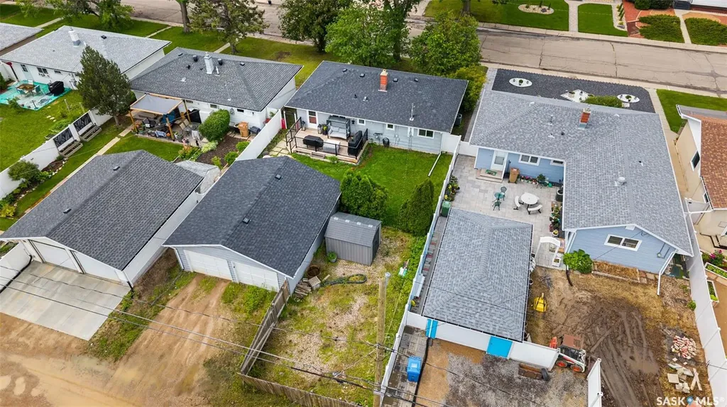 261 Cornwall Street N Regina SK S4R 2G5