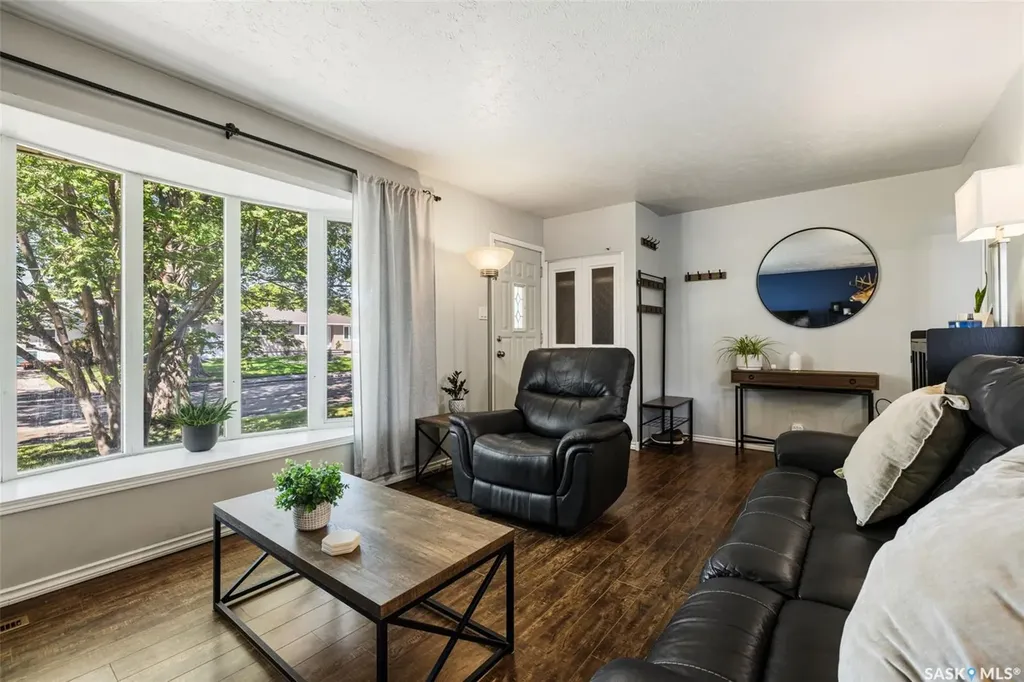 261 Cornwall Street N Regina SK S4R 2G5