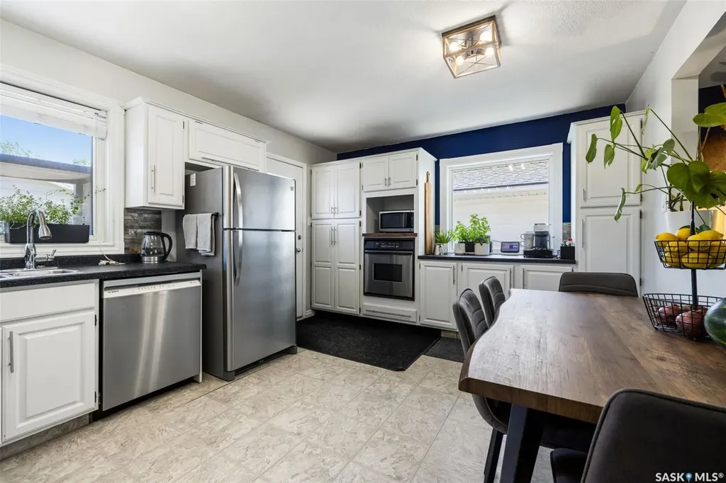 261 Cornwall Street N Regina SK S4R 2G5