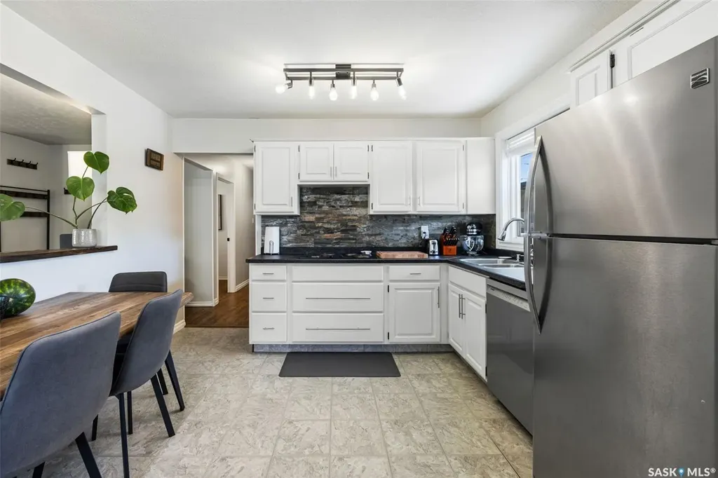 261 Cornwall Street N Regina SK S4R 2G5
