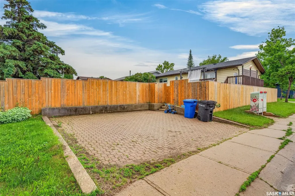 2908 Bliss Crescent Prince Albert SK S6V 7J9