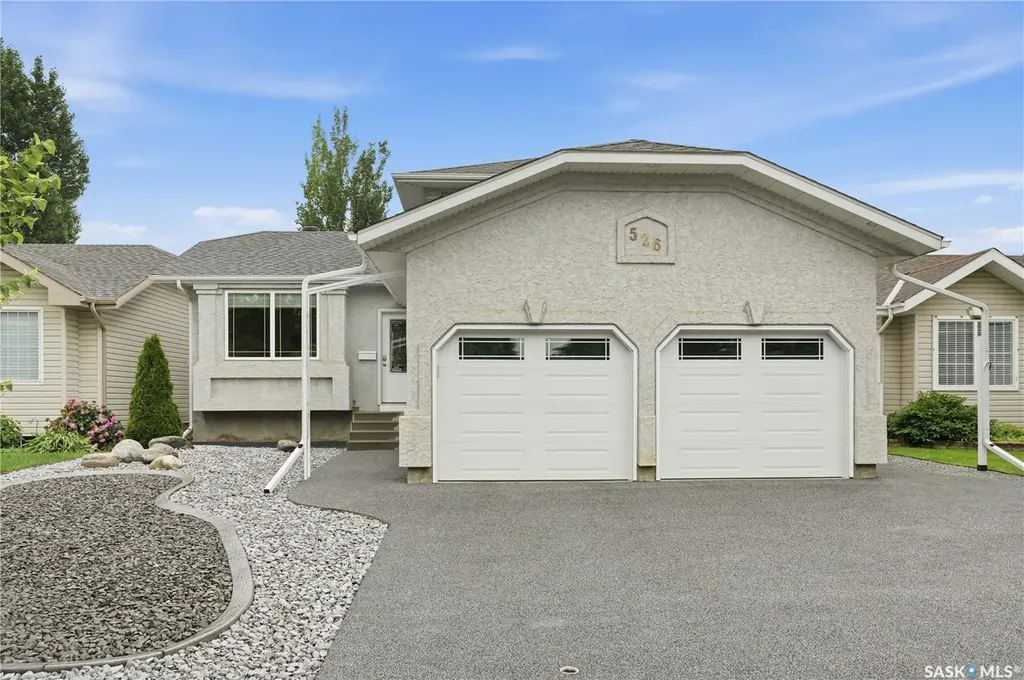 526 Mcwillie Avenue Saskatoon SK S7S 1B6