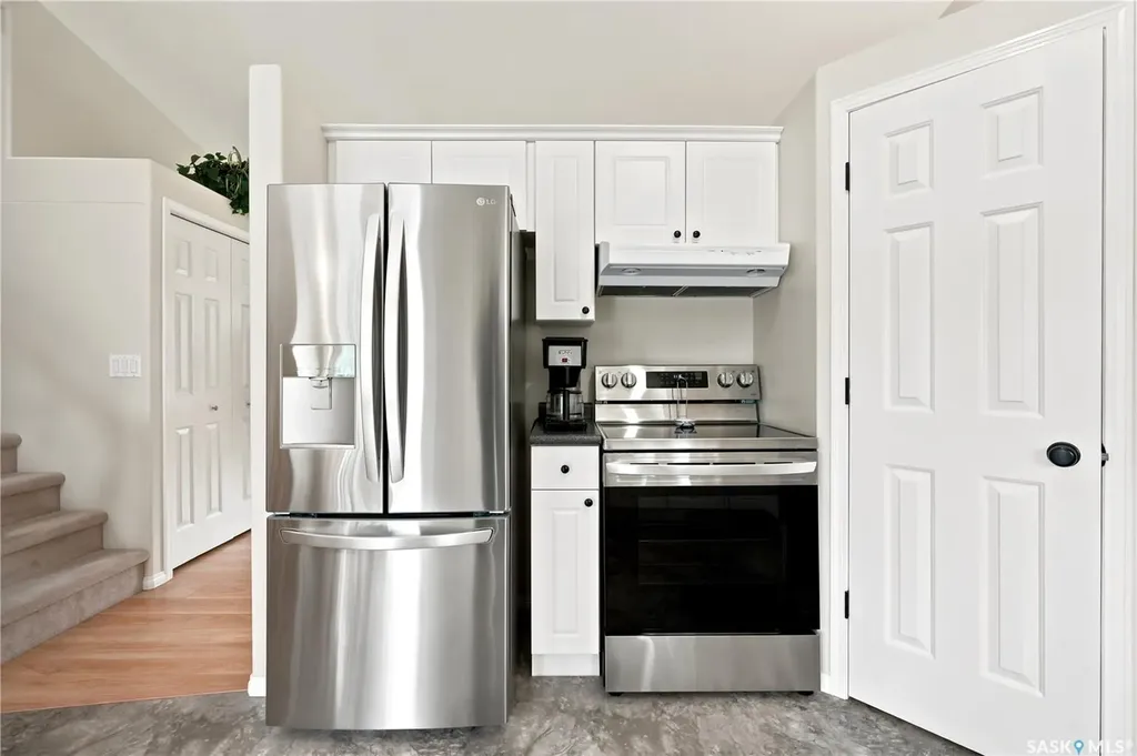 526 Mcwillie Avenue Saskatoon SK S7S 1B6