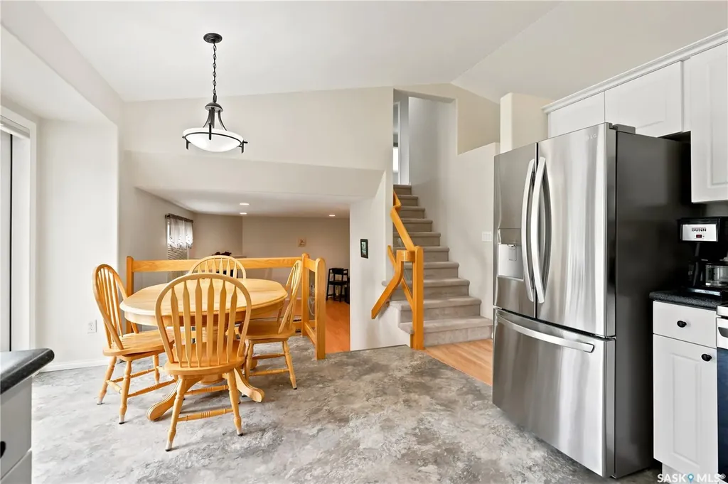 526 Mcwillie Avenue Saskatoon SK S7S 1B6