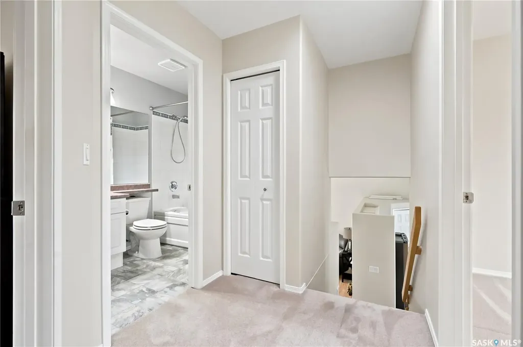 526 Mcwillie Avenue Saskatoon SK S7S 1B6