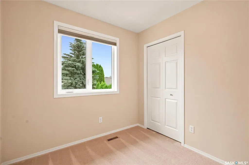526 Mcwillie Avenue Saskatoon SK S7S 1B6