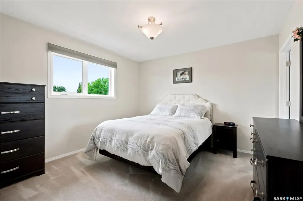 526 Mcwillie Avenue Saskatoon SK S7S 1B6