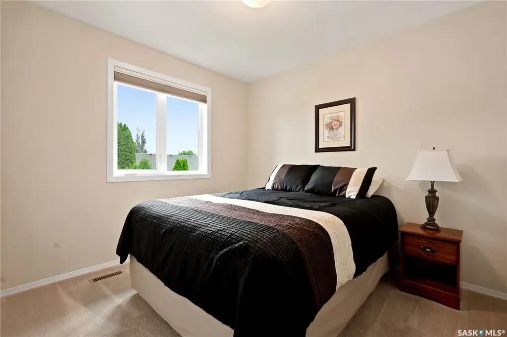 526 Mcwillie Avenue Saskatoon SK S7S 1B6
