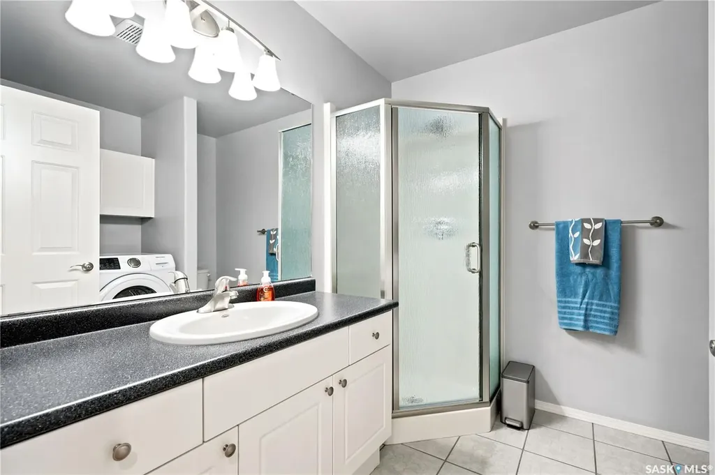 526 Mcwillie Avenue Saskatoon SK S7S 1B6