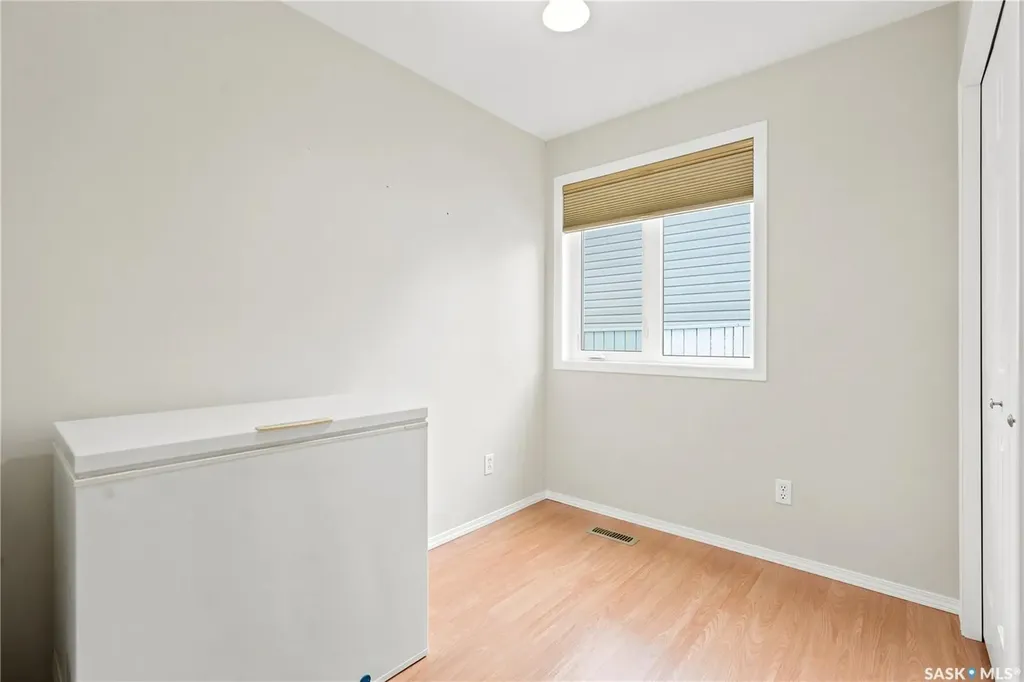 526 Mcwillie Avenue Saskatoon SK S7S 1B6