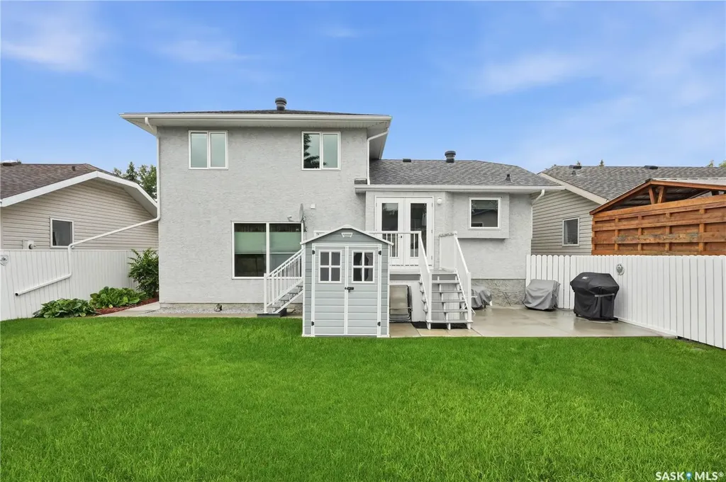 526 Mcwillie Avenue Saskatoon SK S7S 1B6