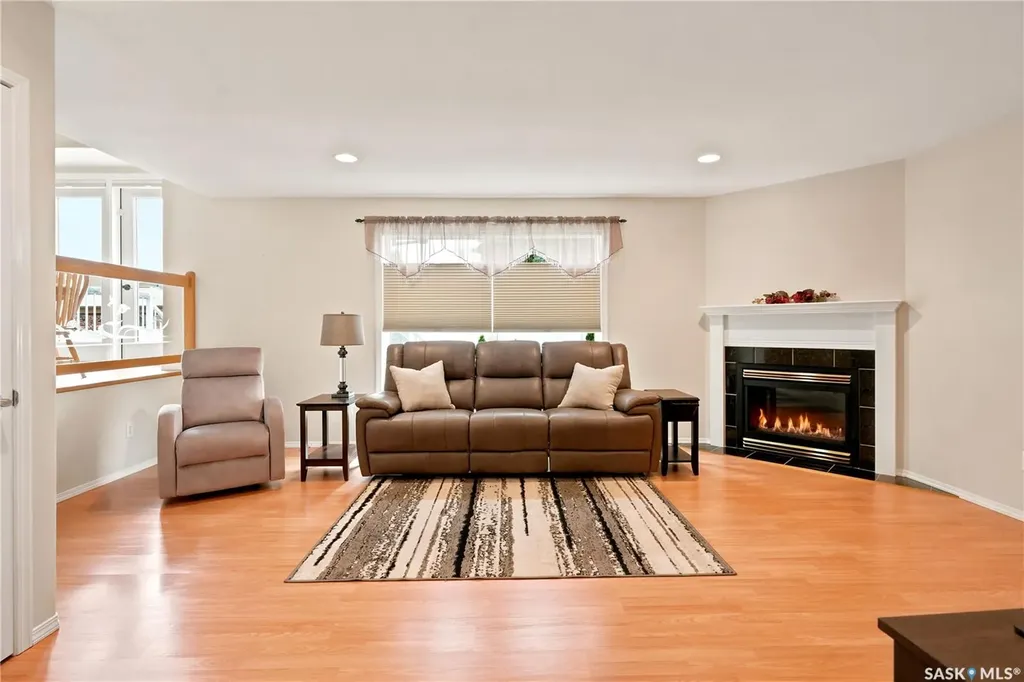 526 Mcwillie Avenue Saskatoon SK S7S 1B6