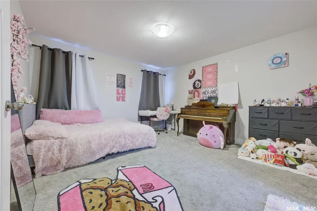 1063 Glacial Shores Common Saskatoon SK S7W 0R2