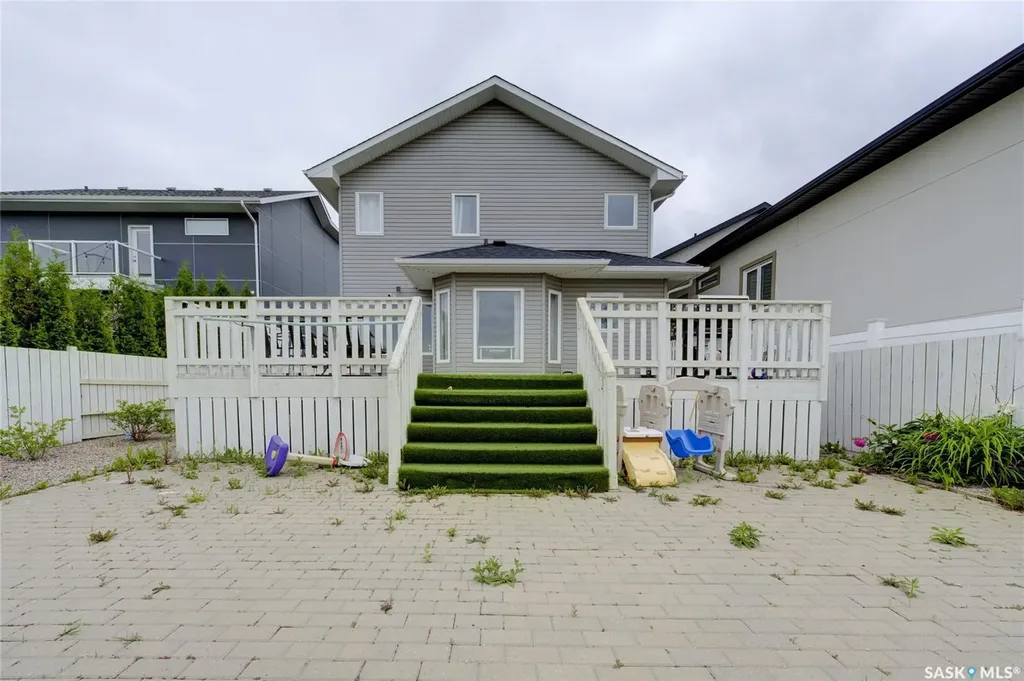 1063 Glacial Shores Common Saskatoon SK S7W 0R2