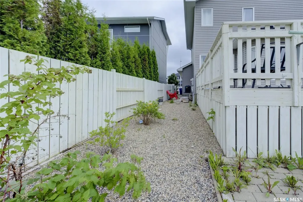 1063 Glacial Shores Common Saskatoon SK S7W 0R2