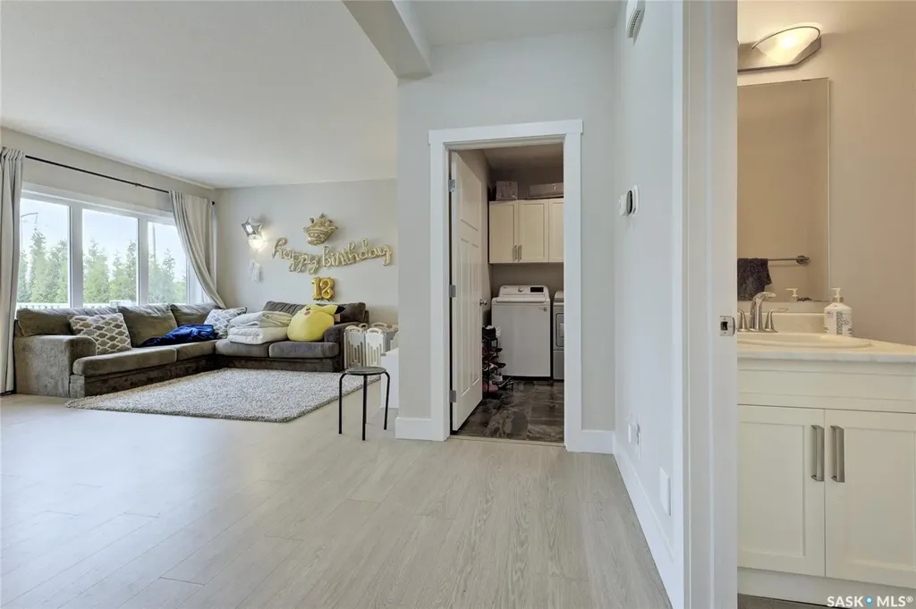 1063 Glacial Shores Common Saskatoon SK S7W 0R2