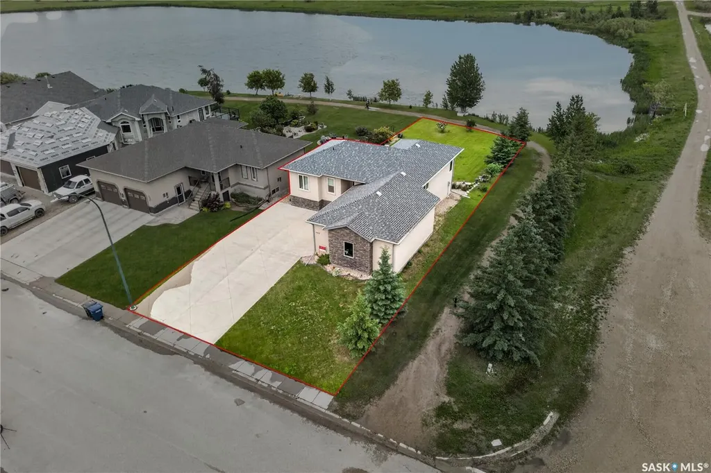 900 Water Ridge Crescent Humboldt SK S0K 2A0