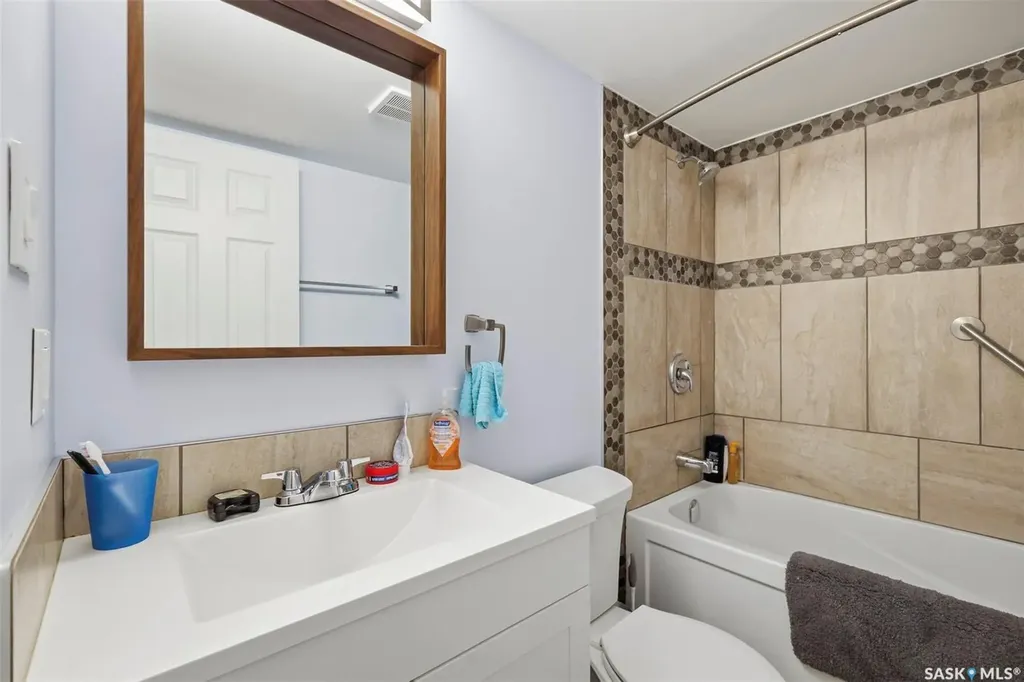 425 115th Street E Saskatoon SK S7N 2E5