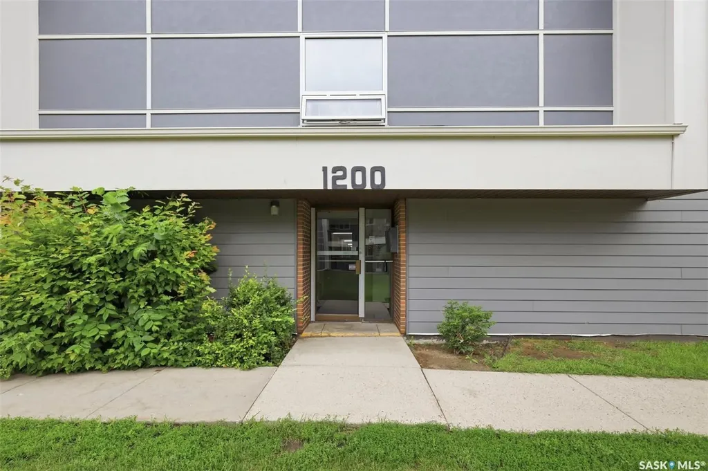 425 115th Street E Saskatoon SK S7N 2E5