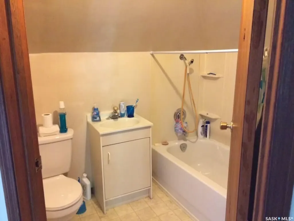 2346 Winnipeg Street Regina SK S4P 1H3