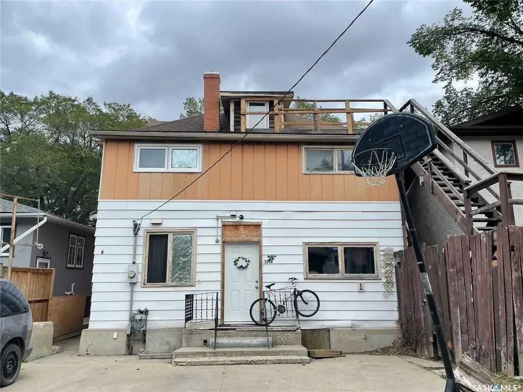 2346 Winnipeg Street Regina SK S4P 1H3