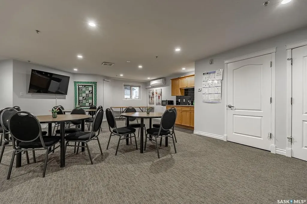 106 Armistice Way Saskatoon SK S7J 2H4